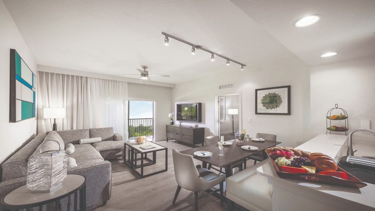 The Marquis - Palm: Se Vende Apartamento en Zona Rural y Frente al Lago en Orlando